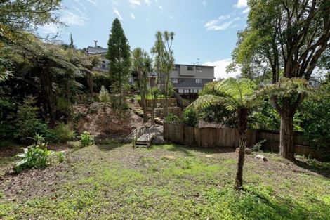 Photo of property in 19 Beach Road, Mellons Bay, Auckland, 2014