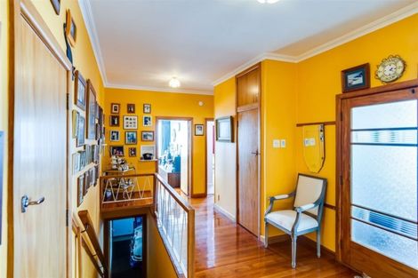 Photo of property in 6 Sealy Road, Bluff Hill, Napier, 4110