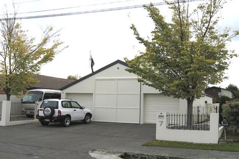 Photo of property in 7a Grassmere Street, Papanui, Christchurch, 8052