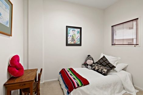 Photo of property in Stadium Garden Flats, 304/107 Thorndon Quay, Pipitea, Wellington, 6011