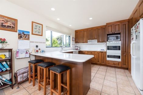 Photo of property in 3a Cron Avenue, Te Atatu South, Auckland, 0610