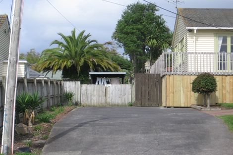 Photo of property in 1/15 Blacklock Avenue, Henderson, Auckland, 0612
