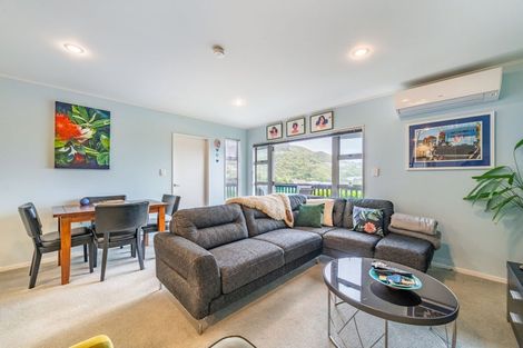 Photo of property in 15 Marjory Close, Broadmeadows, Wellington, 6035