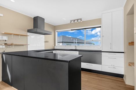 Photo of property in 9 Andrew Road, Howick, Auckland, 2010