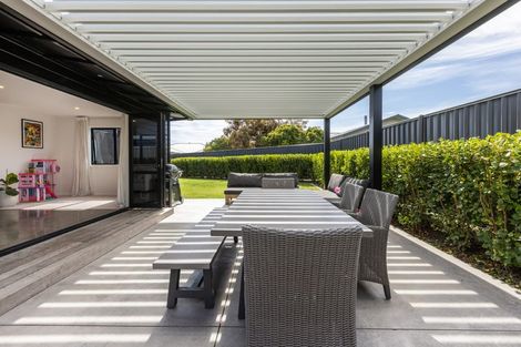 Photo of property in 140b Brookvale Road, Havelock North, 4130
