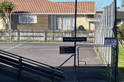 Photo of property in 2/55 Glenmore Road, Sunnyhills, Auckland, 2010