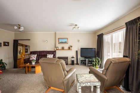 Photo of property in 10 Ruskin Place, Westown, New Plymouth, 4310