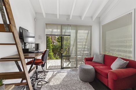 Photo of property in 15 Waikowhai Street, Ngaio, Wellington, 6035