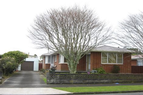 Photo of property in 11 Manu Crescent, Upper Vogeltown, New Plymouth, 4310