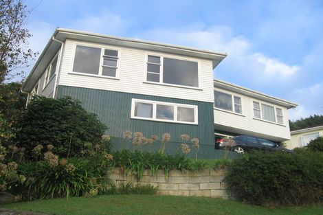 Photo of property in 3 Fyvie Avenue, Tawa, Wellington, 5028