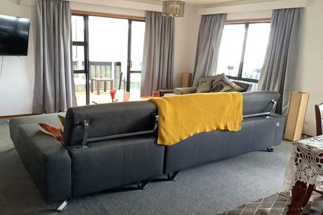 Photo of property in 2/92 Verran Road, Birkdale, Auckland, 0626