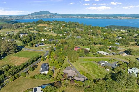 Photo of property in 29 Glen Mohr, Acacia Bay, Taupo, 3385