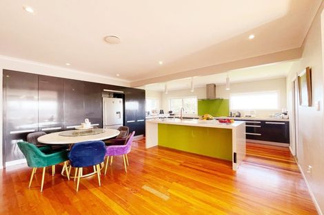 Photo of property in 35 Miramar Place, Pakuranga, Auckland, 2010