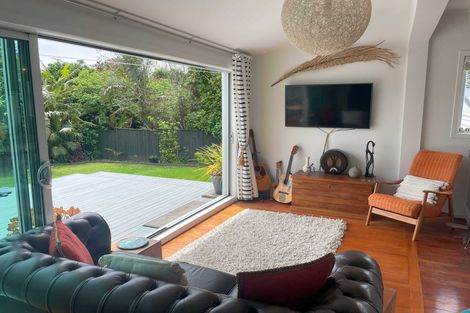 Photo of property in 2/28 Bayswater Avenue, Bayswater, Auckland, 0622