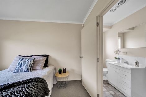 Photo of property in 17 Jules Crescent, Bell Block, New Plymouth, 4312