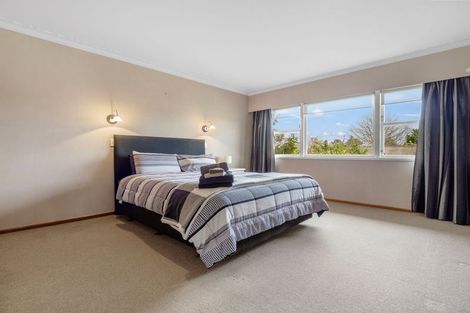 Photo of property in 12 Racecourse Road, Waiuku, 2123