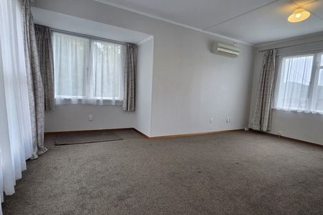 Photo of property in 8a-8b Devon Place, Cannons Creek, Porirua, 5024