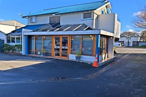 Photo of property in 4 Whitmore Street, Edgeware, Christchurch, 8013