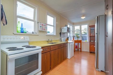 Photo of property in 18 Gibson Crescent, Naenae, Lower Hutt, 5011