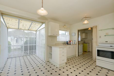 Photo of property in 12 Birmingham Street, Takaro, Palmerston North, 4412