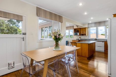 Photo of property in 10 Weona Place, Westmere, Auckland, 1022