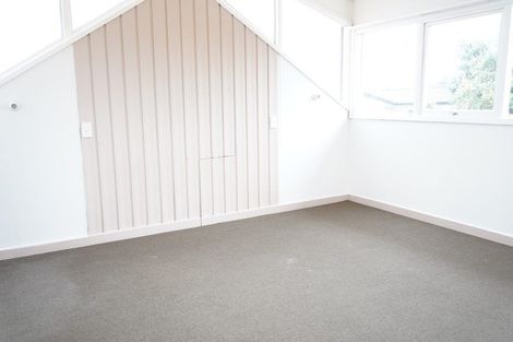 Photo of property in 35 Archibald Road, Kelston, Auckland, 0602