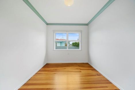 Photo of property in 6 Eton Place, Levin, 5510