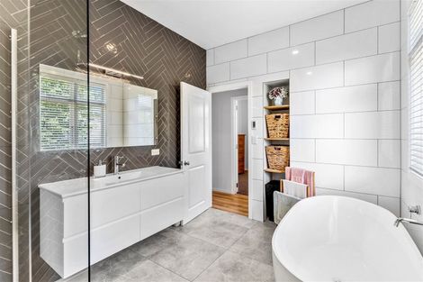 Photo of property in 81 Oxford Street, Lansdowne, Masterton, 5810