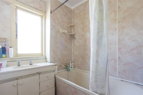 Photo of property in 41 Derwent Street, Island Bay, Wellington, 6023