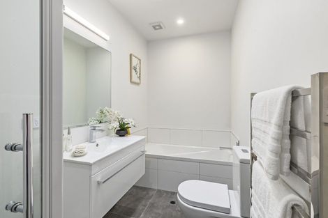 Photo of property in 77b Herald Street, Berhampore, Wellington, 6023