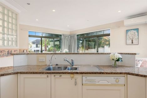 Photo of property in 23 Grammar School Road, Pakuranga, Auckland, 2010