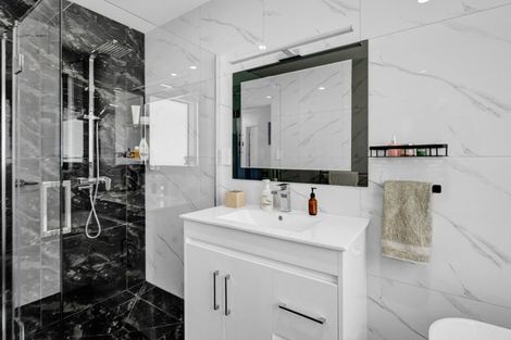 Photo of property in 3 Frederick Place, Whalers Gate, New Plymouth, 4310