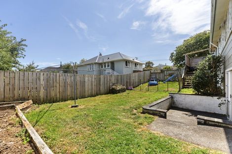 Photo of property in 43 Woodleigh Street, Frankleigh Park, New Plymouth, 4310