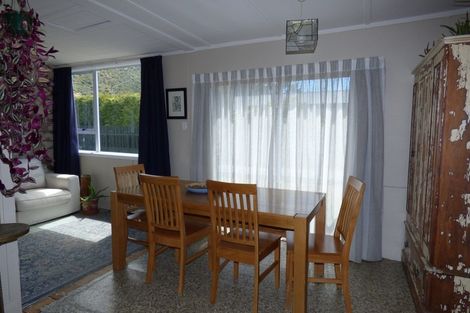 Photo of property in 52 Bledisloe Street, Kurow, 9435