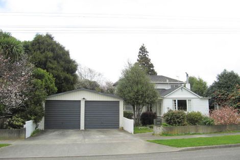 Photo of property in 11 Kawiu Road, Levin, 5510