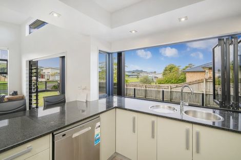 Photo of property in 25 Pacific Place, Whitianga, 3510