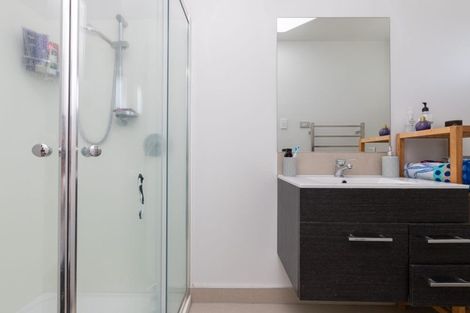 Photo of property in 2/4 Littler Place, Hamilton East, Hamilton, 3216