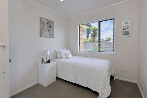 Photo of property in 14 Chesterton Terrace, Henderson, Auckland, 0612