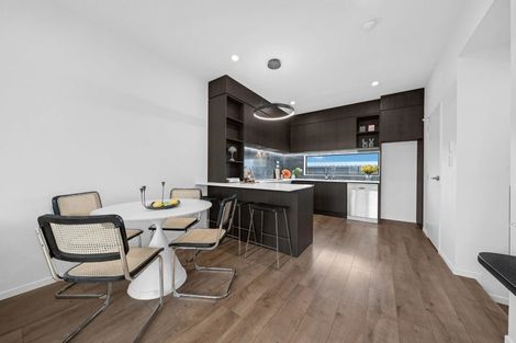 Photo of property in 5/220 Pakuranga Road, Pakuranga Heights, Auckland, 2010
