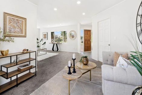 Photo of property in 1 Faldo Drive, Golflands, Auckland, 2013