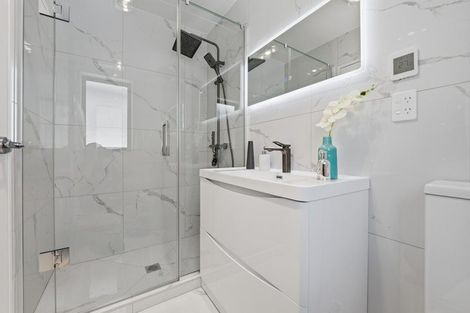 Photo of property in 141a Seabrook Avenue, New Lynn, Auckland, 0600