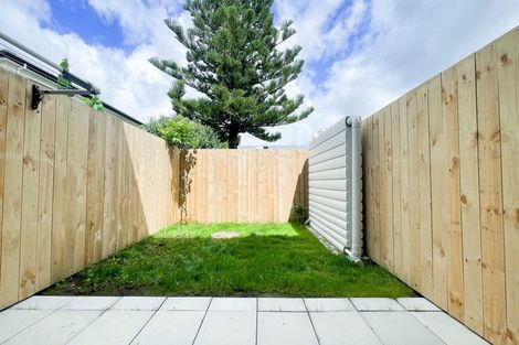 Photo of property in 8/2 Stokes Avenue, Te Atatu Peninsula, Auckland, 0610