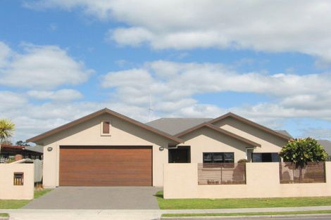 Photo of property in 142 Evans Road, Papamoa Beach, Papamoa, 3118