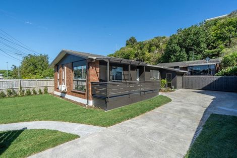 Photo of property in 1/11 Woodlands Crescent, Browns Bay, Auckland, 0630