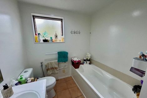 Photo of property in 57 Woodbank Drive, Glen Eden, Auckland, 0602