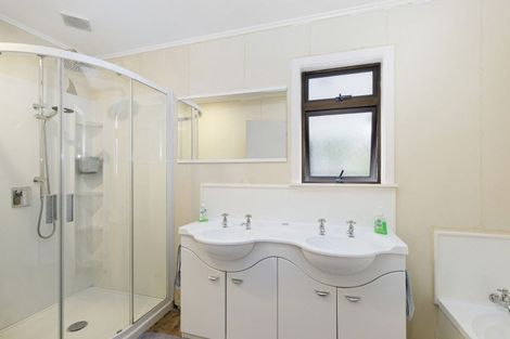 Photo of property in 51 Bonnie Glen Crescent, Ebdentown, Upper Hutt, 5018