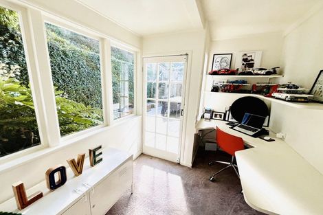 Photo of property in 13 Paisley Terrace, Karori, Wellington, 6012