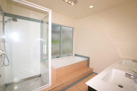 Photo of property in 3 Khaleel Place, Henderson, Auckland, 0612