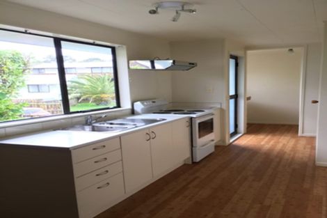 Photo of property in 60 Lavelle Road, Henderson, Auckland, 0612