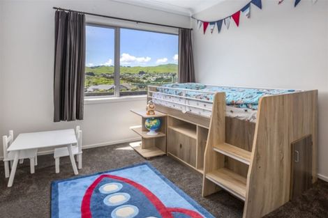 Photo of property in 9 Tongariro Drive, Aotea, Porirua, 5024